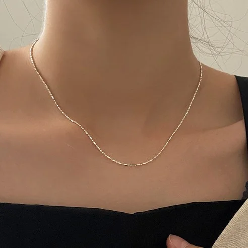 Read more about the article 전문가들이 인정한 최고의 은 목걸이 5가지! 잊지 못할 선택의 가이드